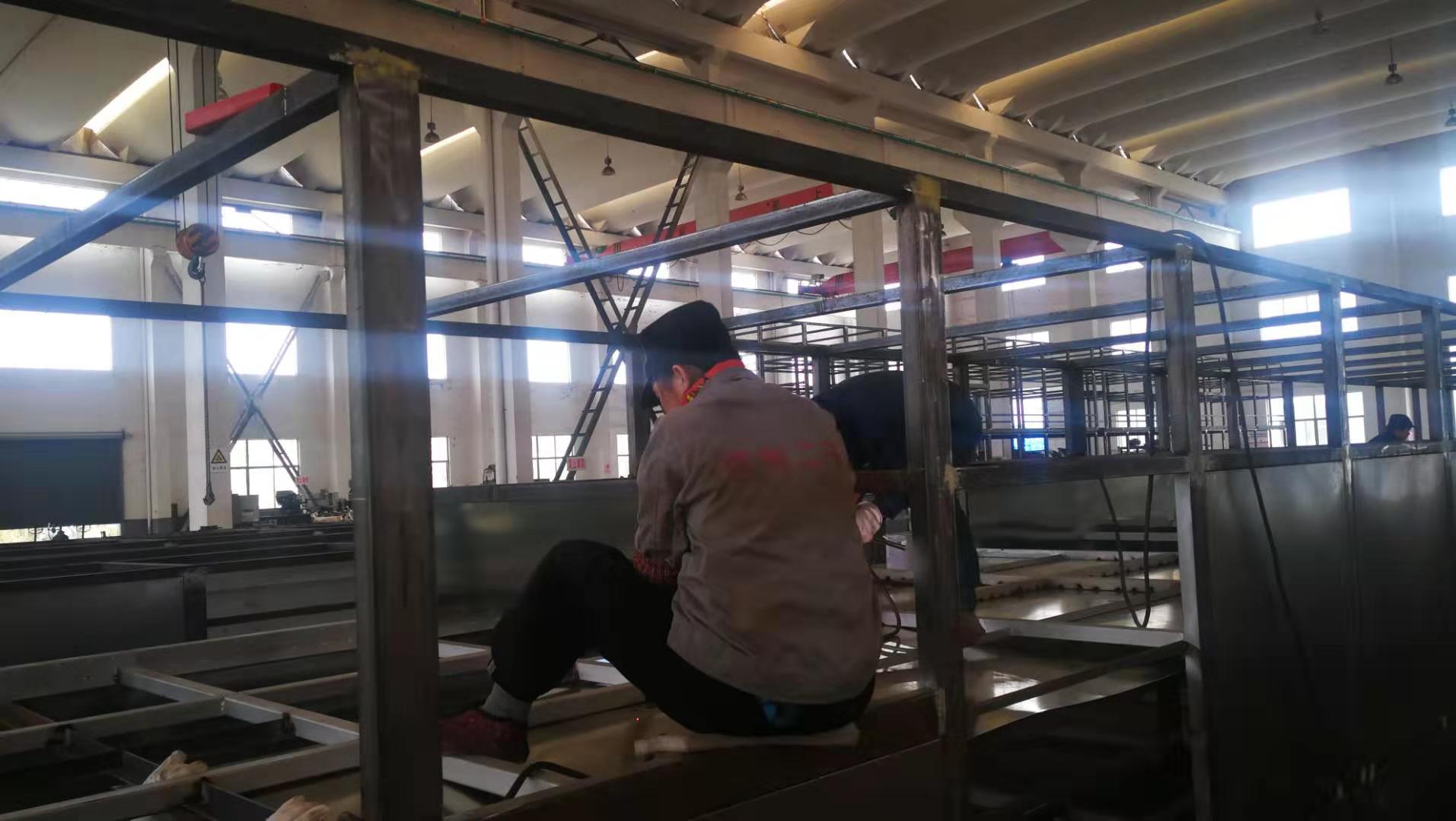 帶式干燥機車間制作現(xiàn)場